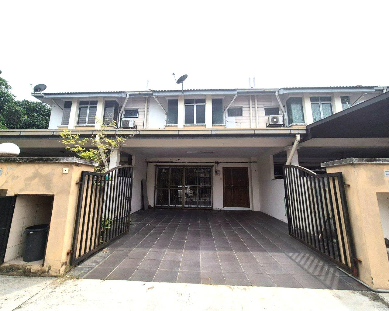 Freehold Double Storey Taman Kajang Impian, Bangi - photo 2