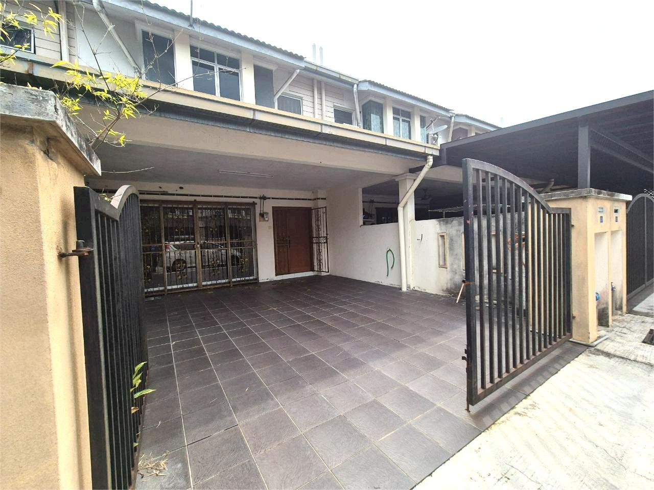 Freehold Double Storey Taman Kajang Impian, Bangi - photo 3