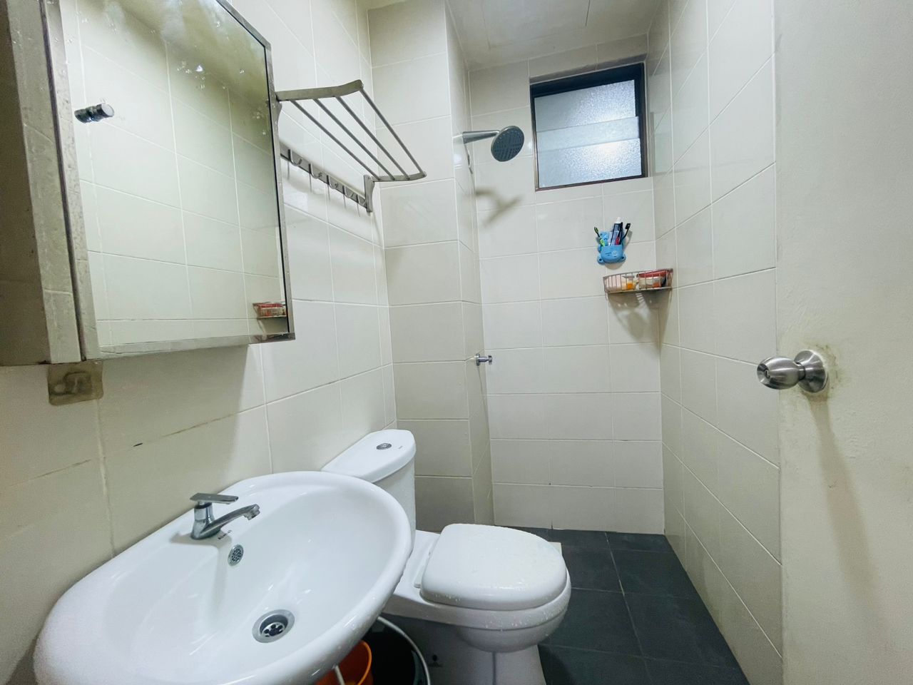 Corner Unit, Renovated at Residensi Zamrud Kajang - photo 12