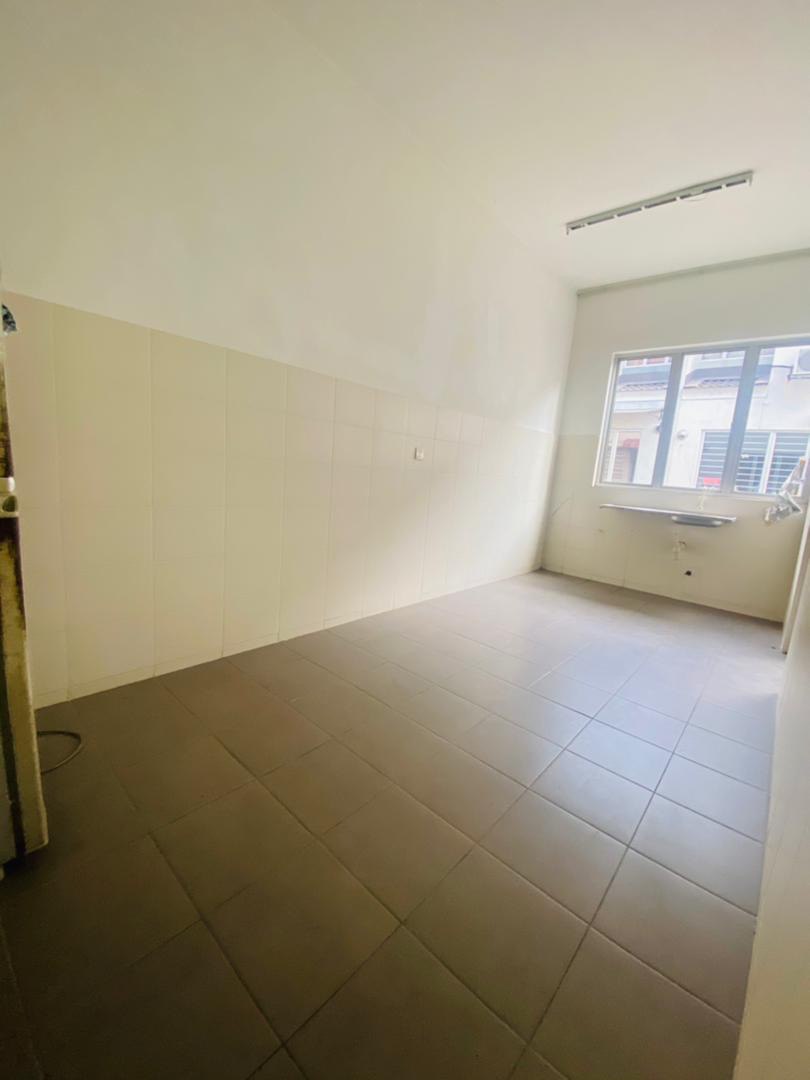 Facing Open 2nhalf Story Tmn Putra Perdana Puchong - photo 4