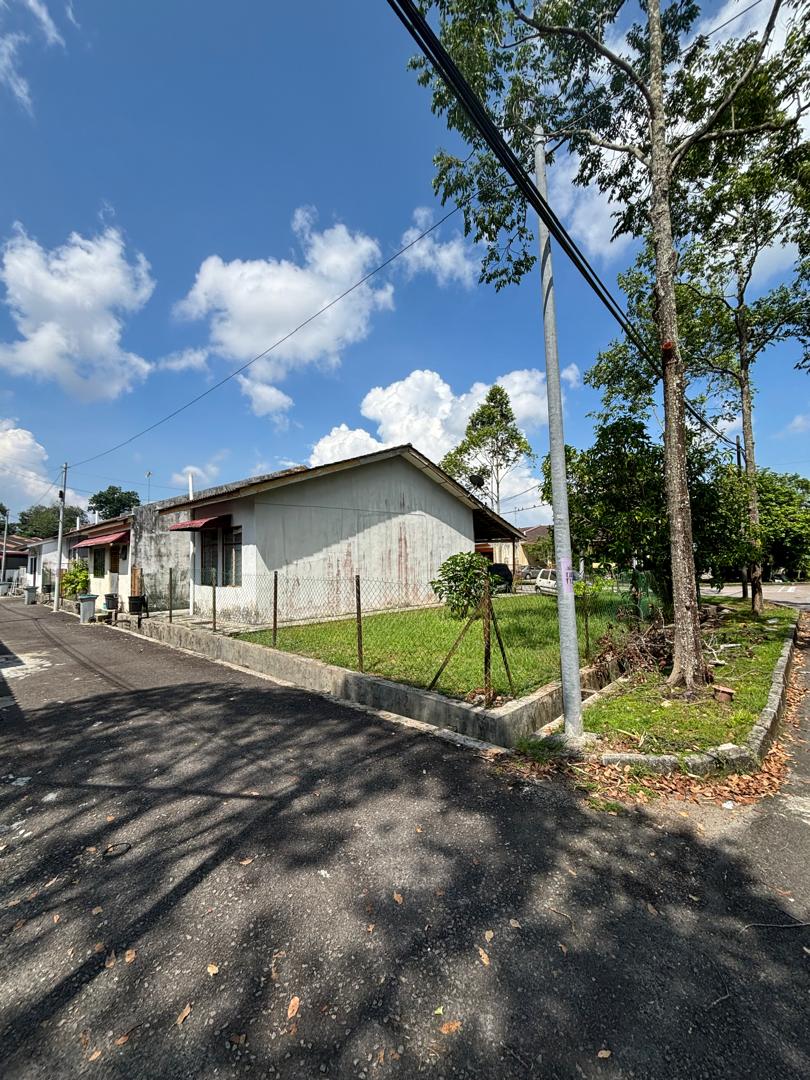 Corner Lot Single Storey Tmn Kota Jaya Kota Tinggi - photo 2
