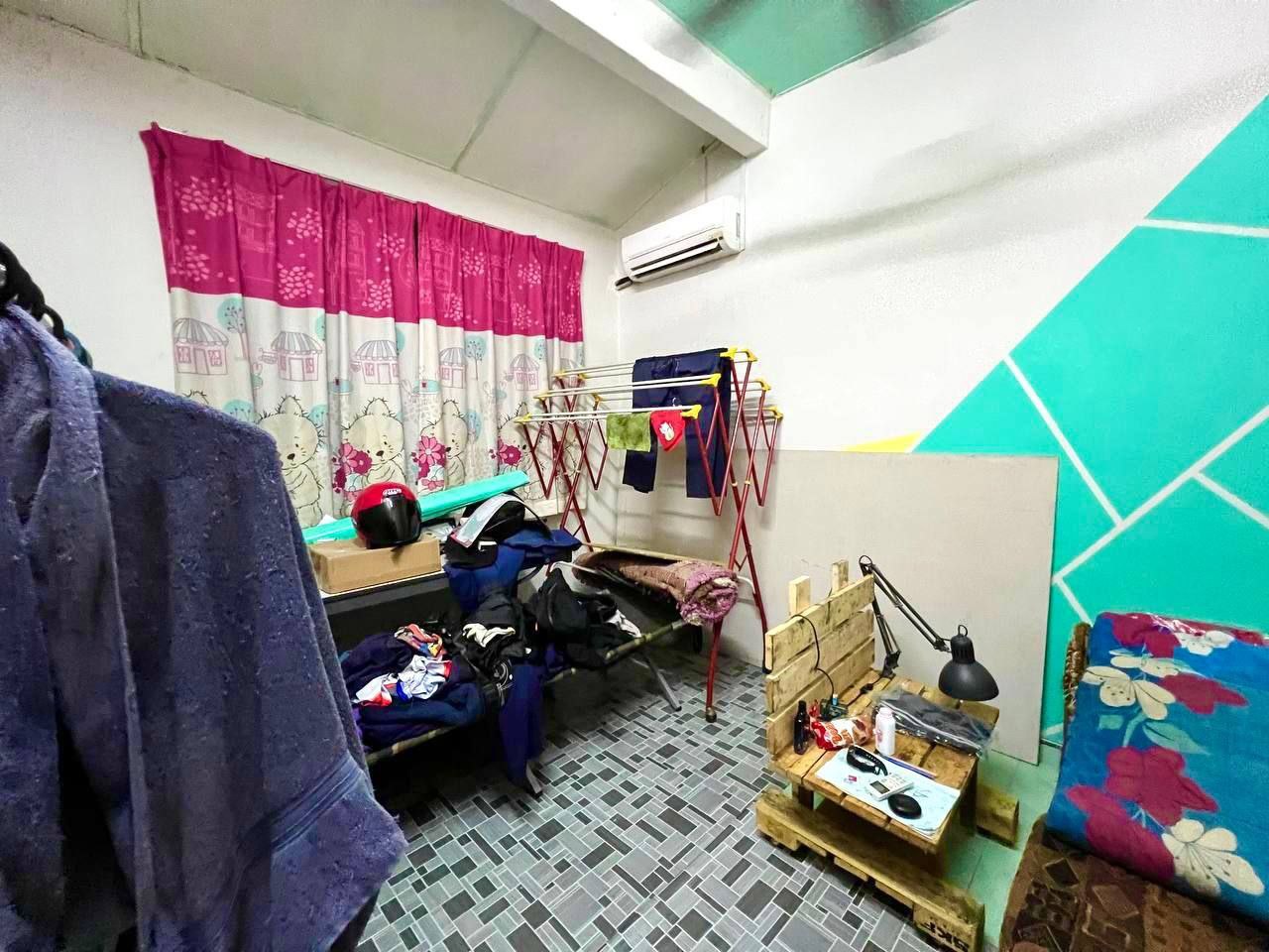 Single Storey Terrace at Tmn Cempaka Sari 3, Klang - photo 5