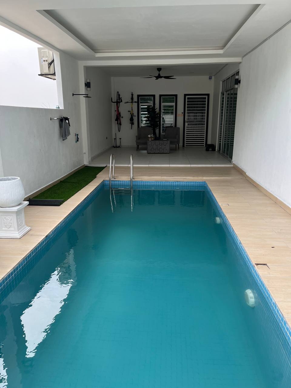 End lot 3 Storey Renovated Bangi Avenue, Bangi - photo 2
