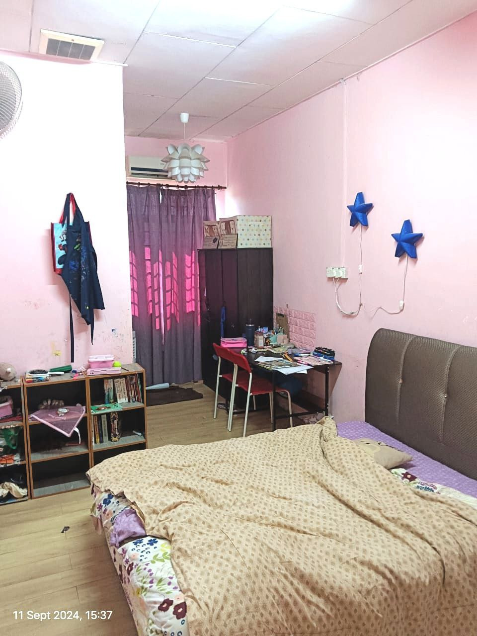Freehold Renovated 2 Storey Tmn Teluk Pulau Indah - photo 11