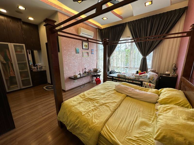 Renovated Double Storey-Linked Corner, Setia Indah - photo 8