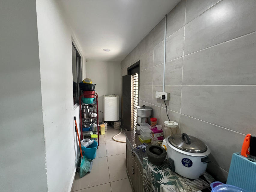 Freehold Renovated Single Storey Tmn Sentosa Klang - photo 8