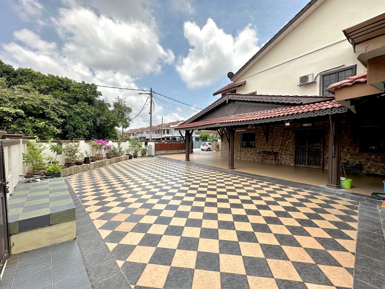 Renovated Corner Lot Double Storey Seksyen 7,Bangi - photo 2
