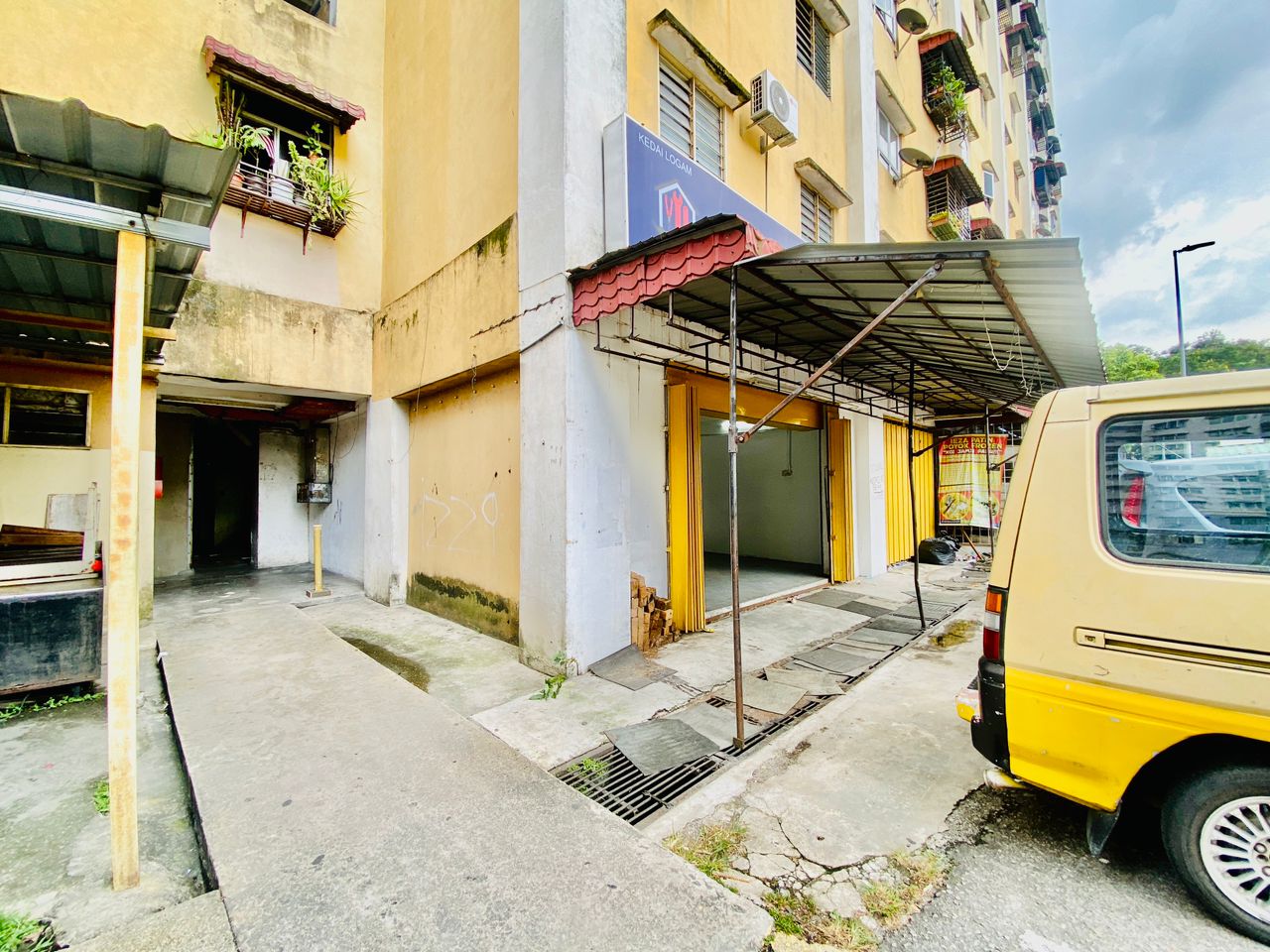 Corner Lot Groundfloor Shop Lot Medan Cahaya Pj - photo 3