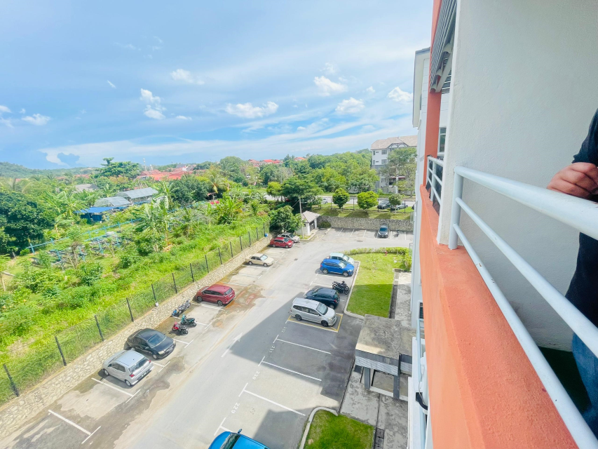 Partly Furnished Apartment Casa Dahlia, Sepang - photo 2