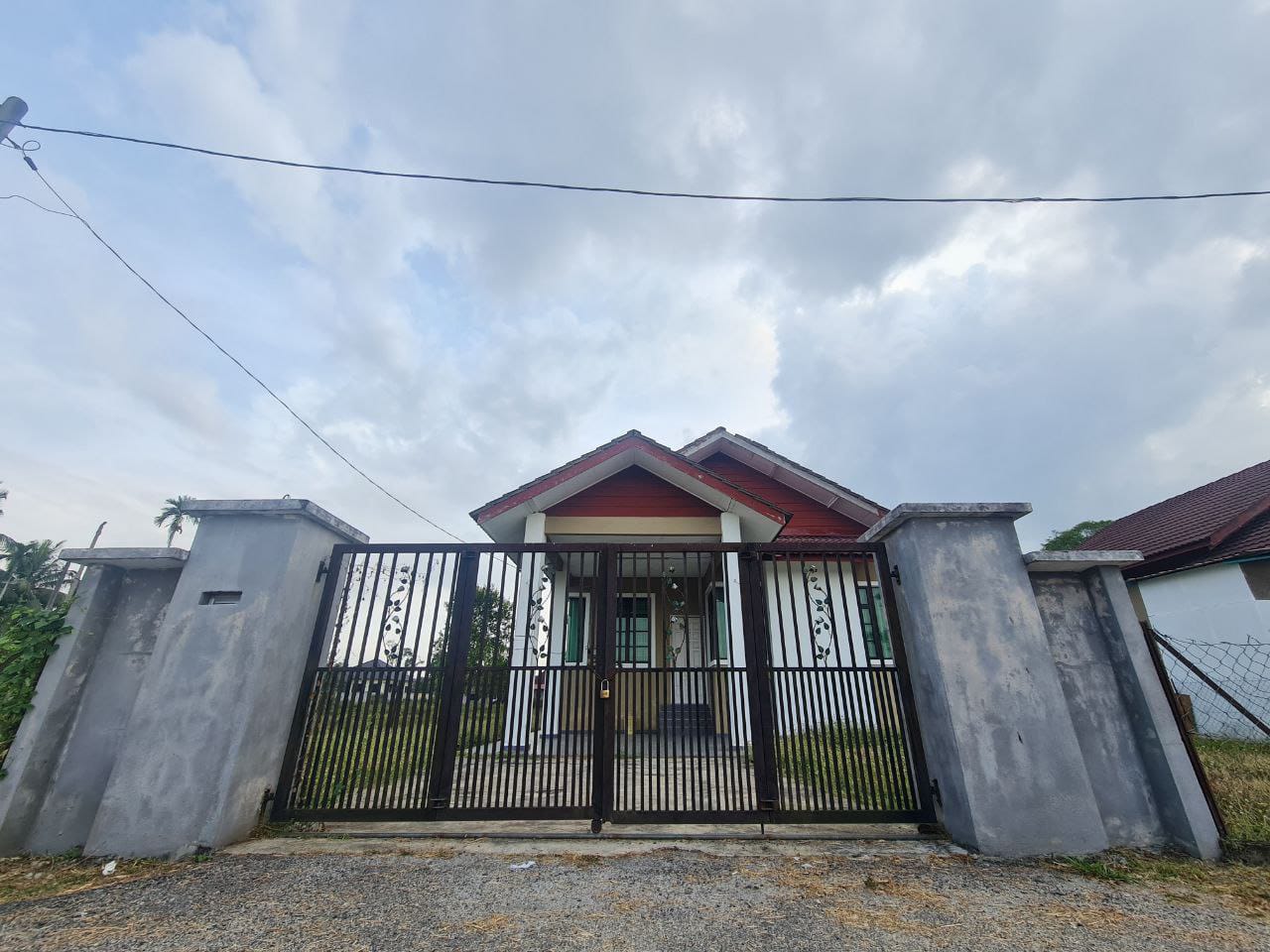 Partly Furnished Banglo Setingkat Kota Bharu - photo 2