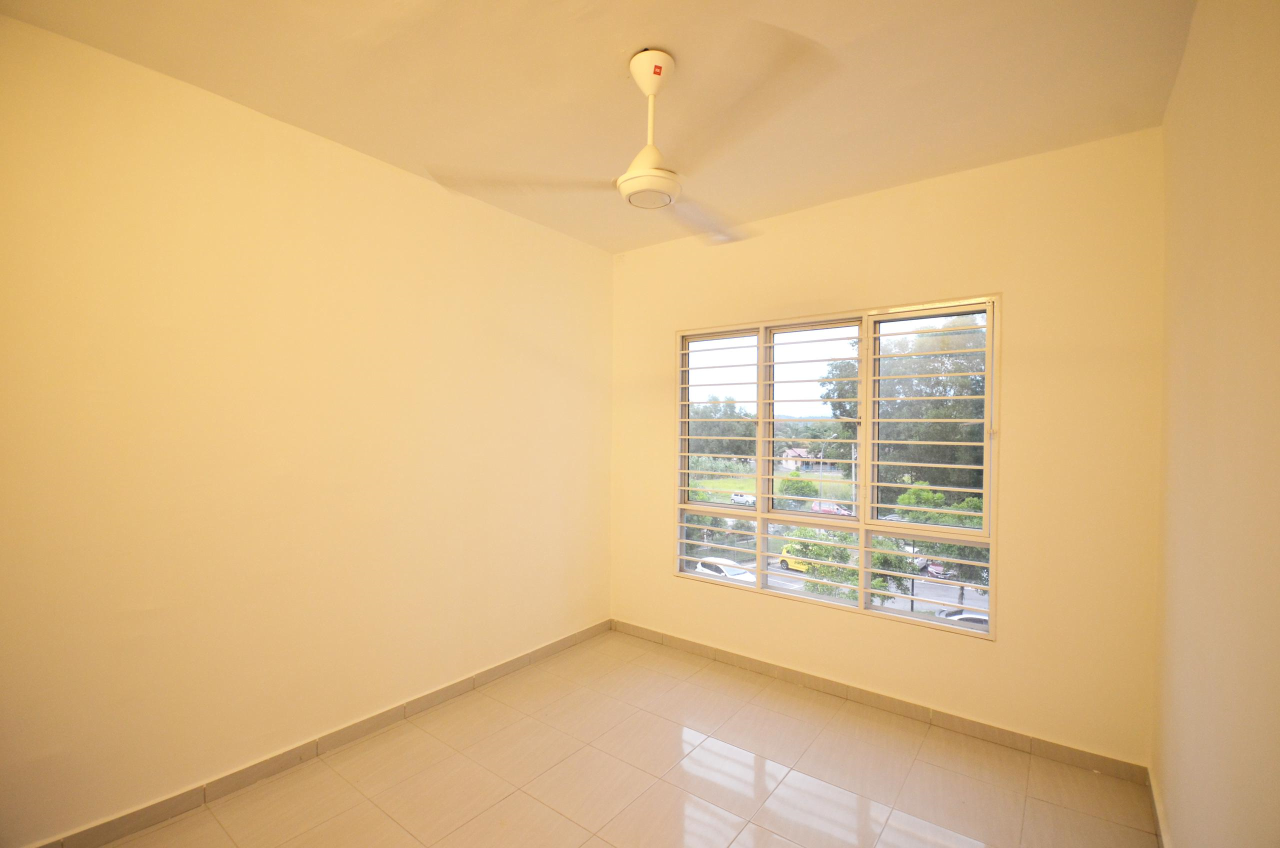 Corner Unit Residensi Laguna Biru 2, Kundang - photo 4