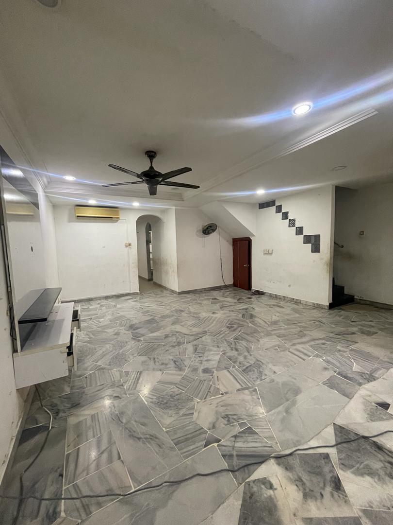 Freehold Double Storey Tmn Jasmine Kajang - photo 3