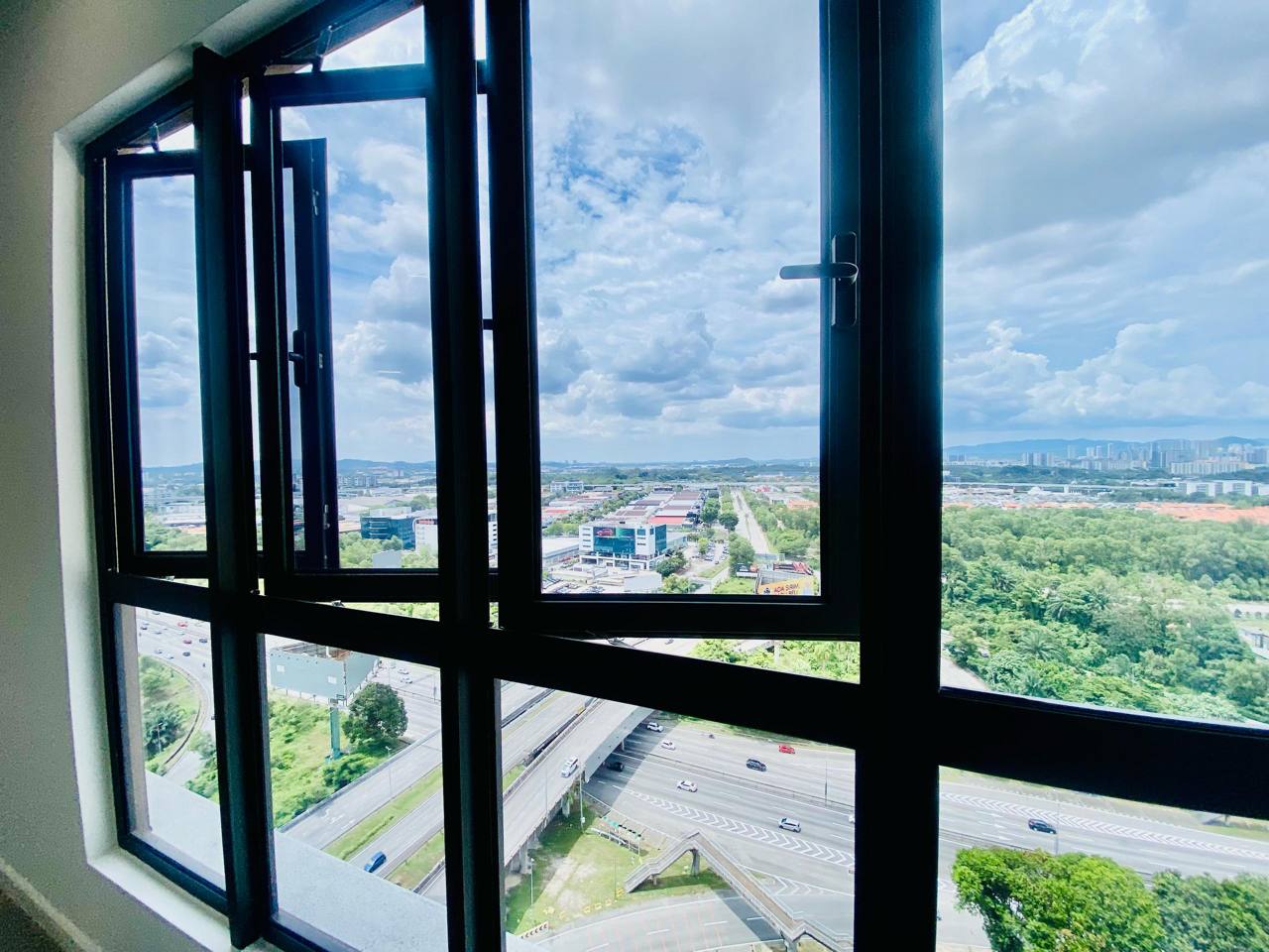Freehold 3r2b Residency Aurora Subang Jaya - photo 8