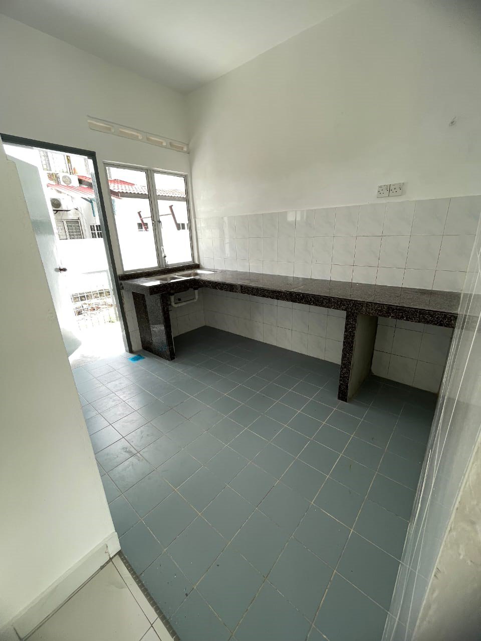 End Lot Double Storey Bandar Serti Ehsan Banting - photo 12