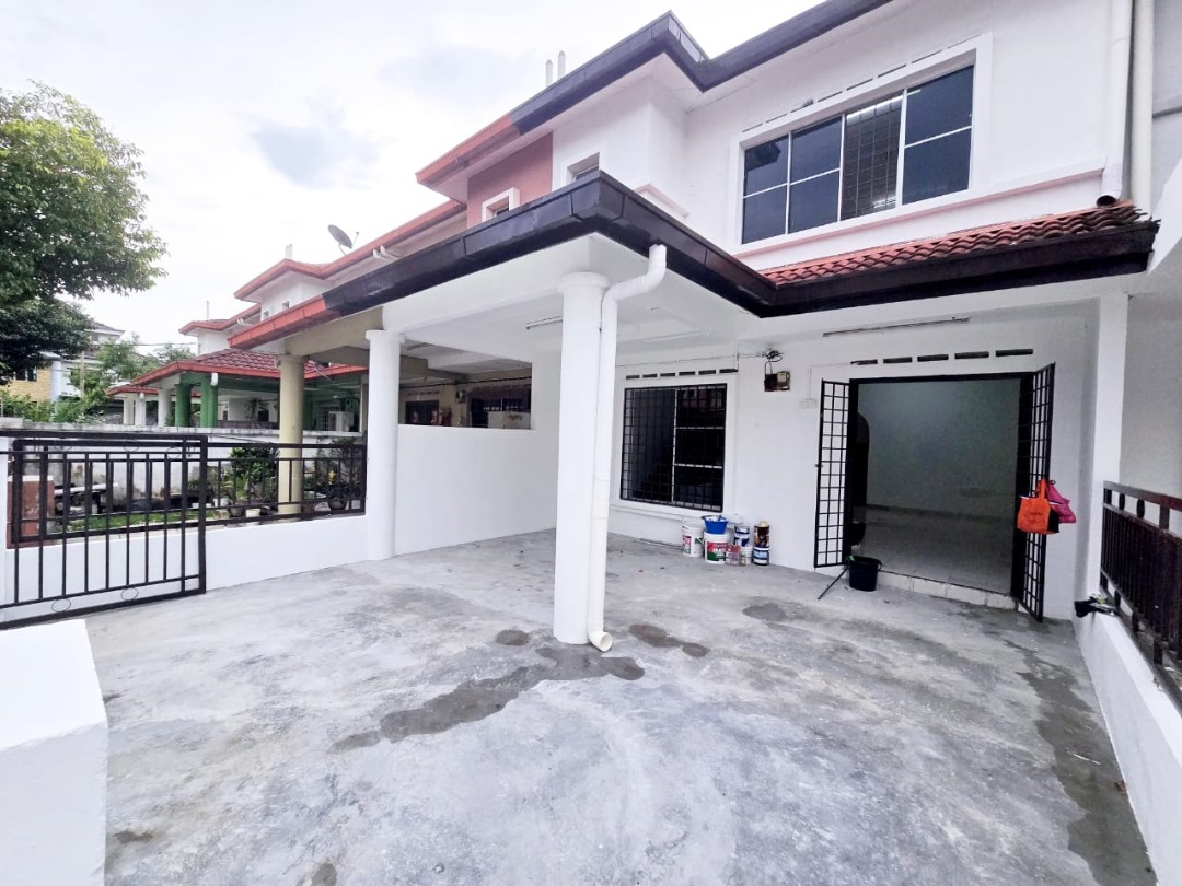 Refurbished 2 Storey Taman Telok, Telok Panglima - photo 2
