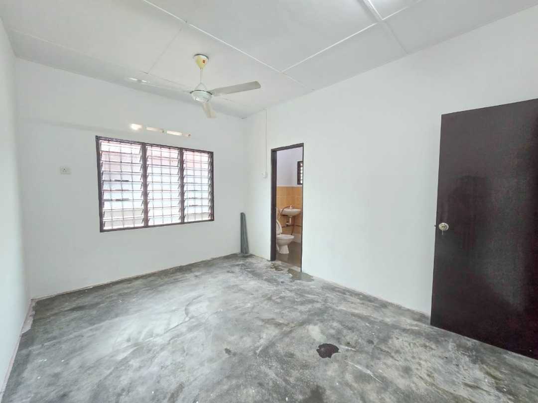 Refurbished 2 Storey Taman Telok, Telok Panglima - photo 6