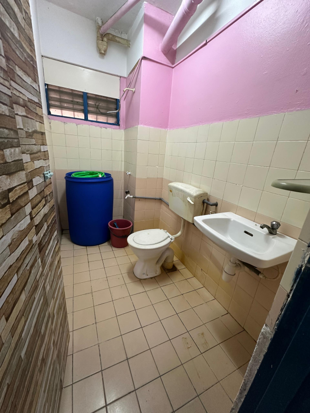 Groundfloor Renovated Pangsapuri Bukit Kuda Klang - photo 8