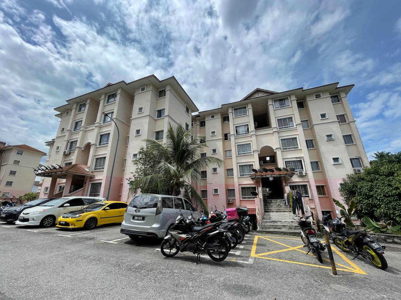 Level 1 Reno Apartment Lili Mutiara Puncak Alam - photo 2
