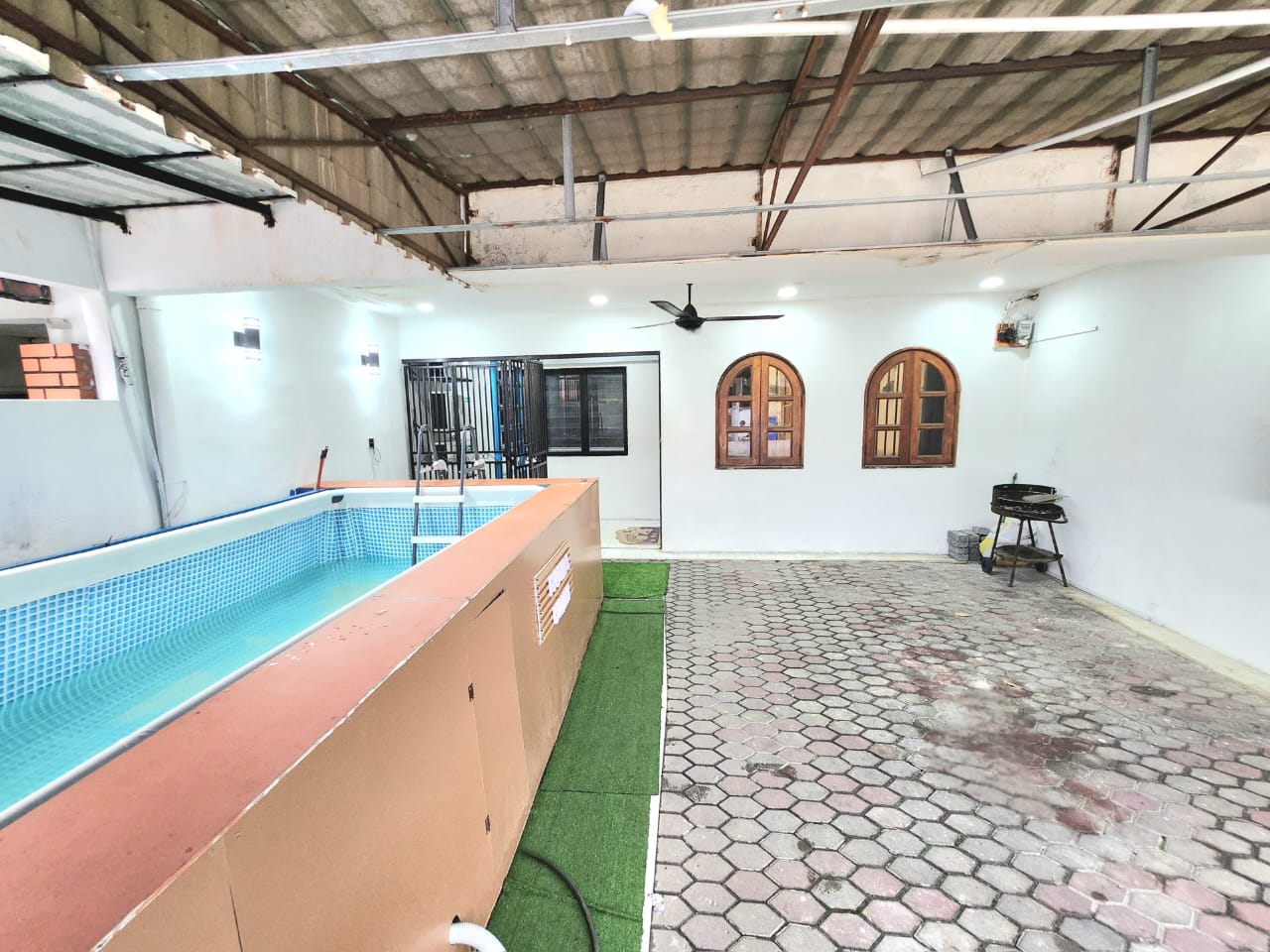Furnished 1 Storey with Pool Seksyen 18 Shah Alam - photo 2