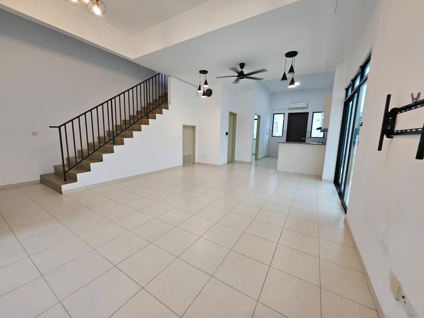 Corner Lot Double Storey Tmn Myra Alam, Puncak Ala - photo 4