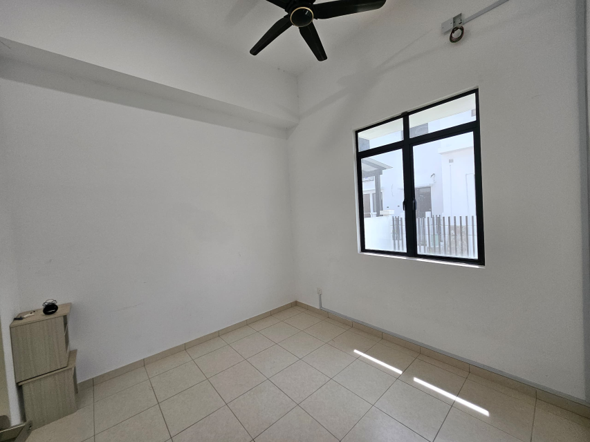 Corner Lot Double Storey Tmn Myra Alam, Puncak Ala - photo 7