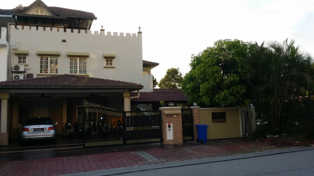 Corner Lot Double Storey at Jalan Pualam Seksyen 7 - photo 2
