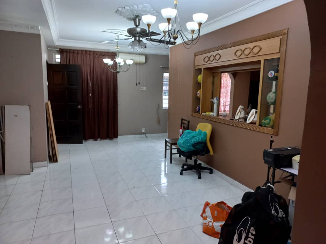Corner Lot Double Storey at Jalan Pualam Seksyen 7 - photo 8