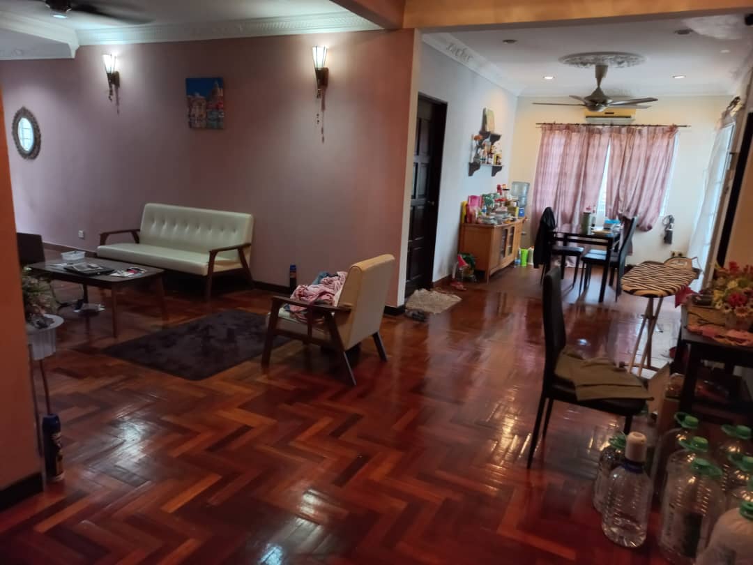Corner Lot Double Storey at Jalan Pualam Seksyen 7 - photo 9