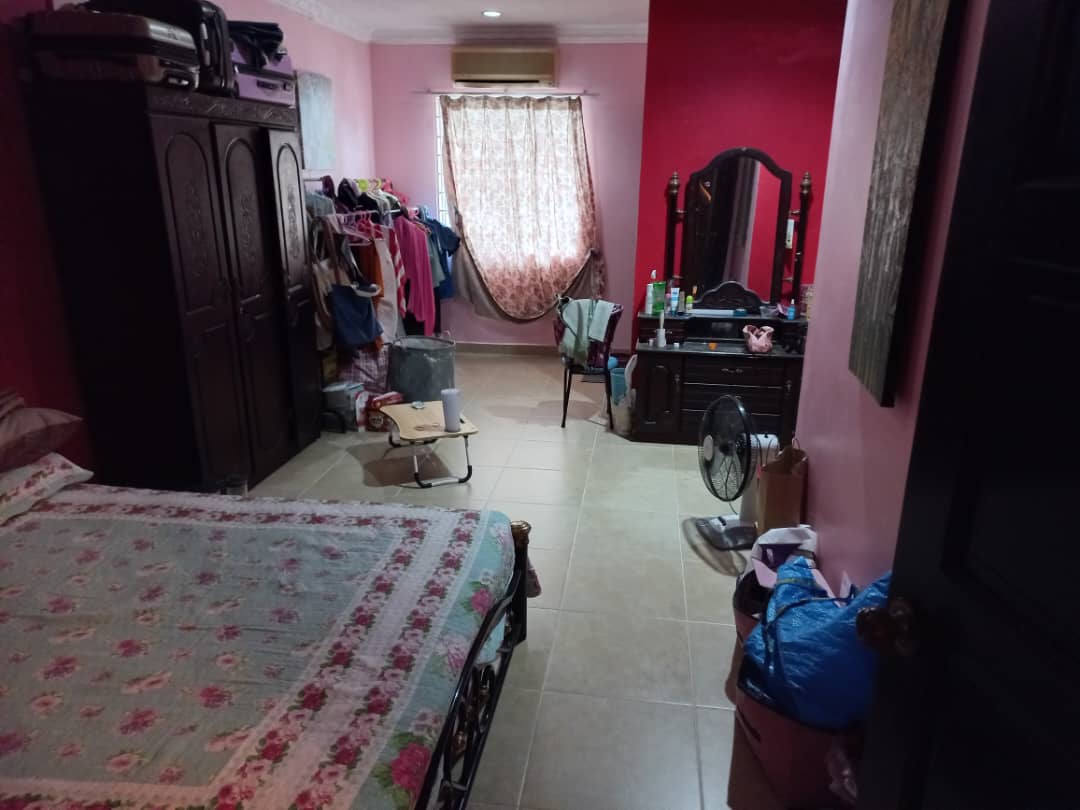 Corner Lot Double Storey at Jalan Pualam Seksyen 7 - photo 13