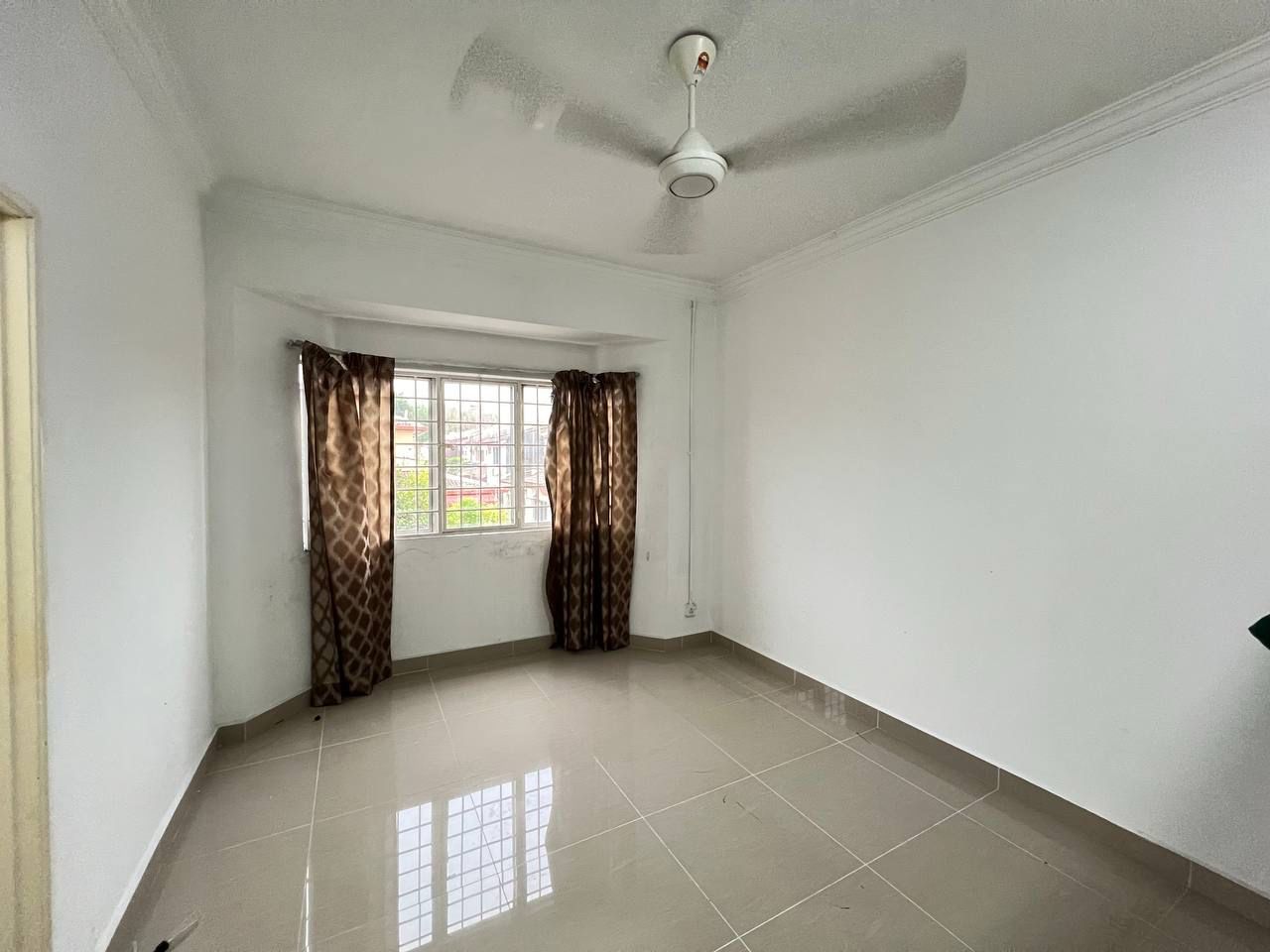 Double Storey Terrace at Bandar Baru Kundang - photo 12
