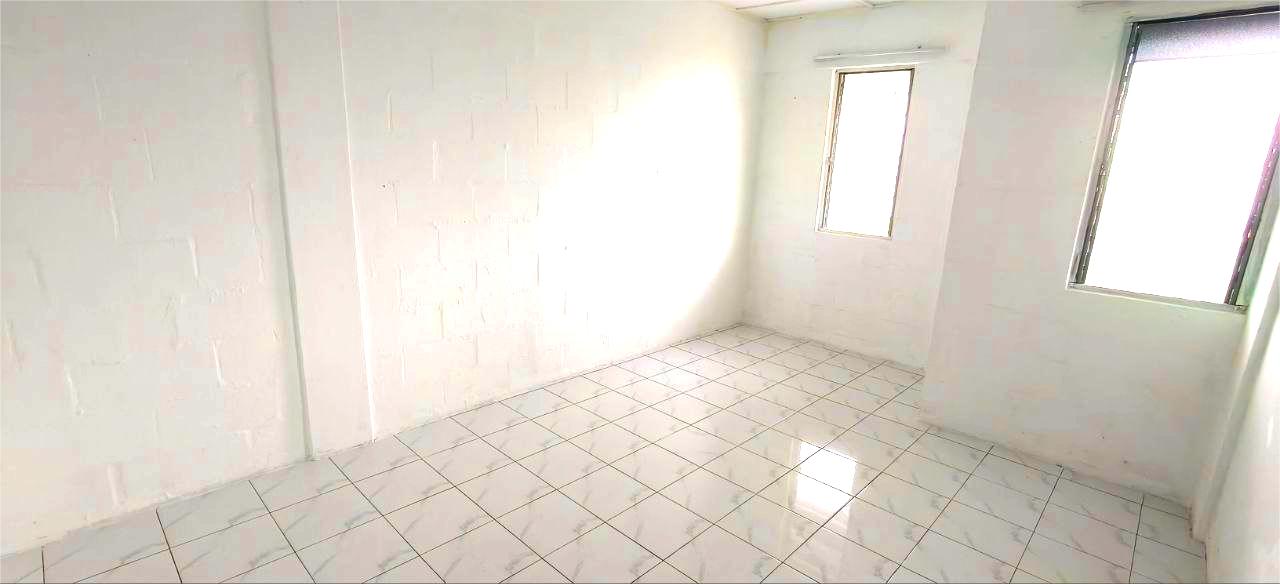 Renovated Flat Pkns Seksyen 20, Shah Alam - photo 4