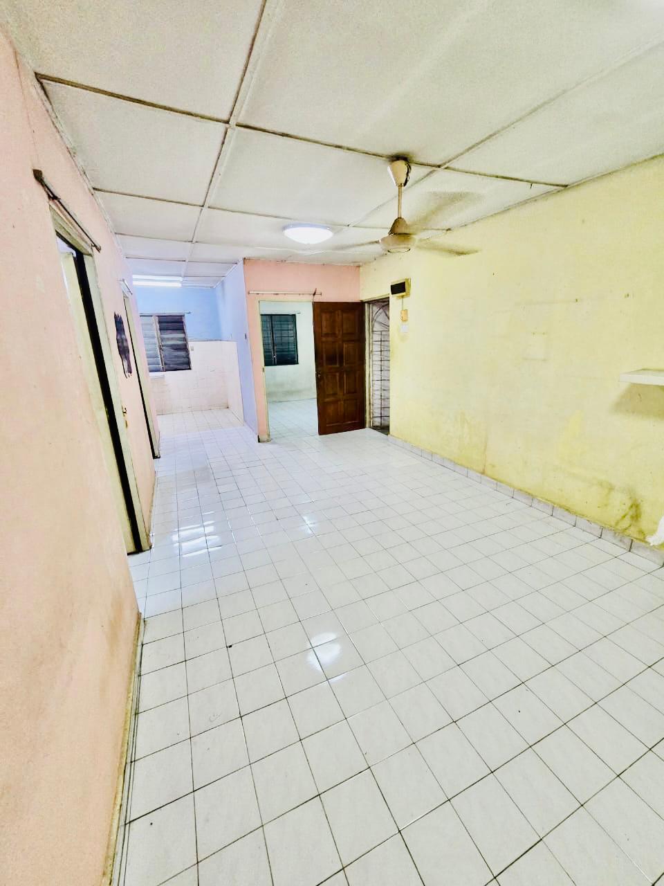 Top Floor Flat Gugusan Seroja Kota Damansara - photo 2