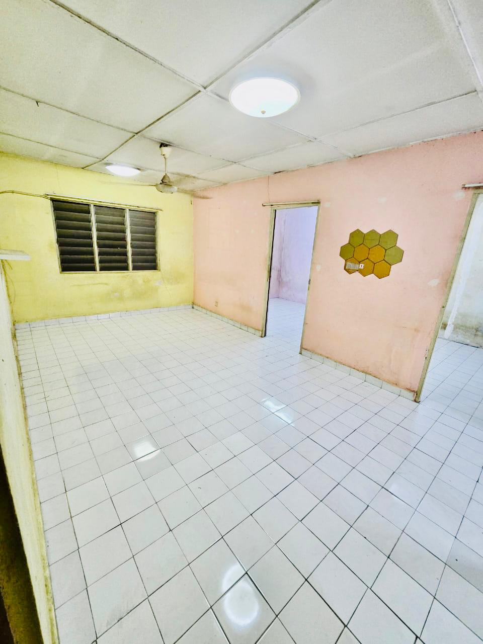 Top Floor Flat Gugusan Seroja Kota Damansara - photo 4