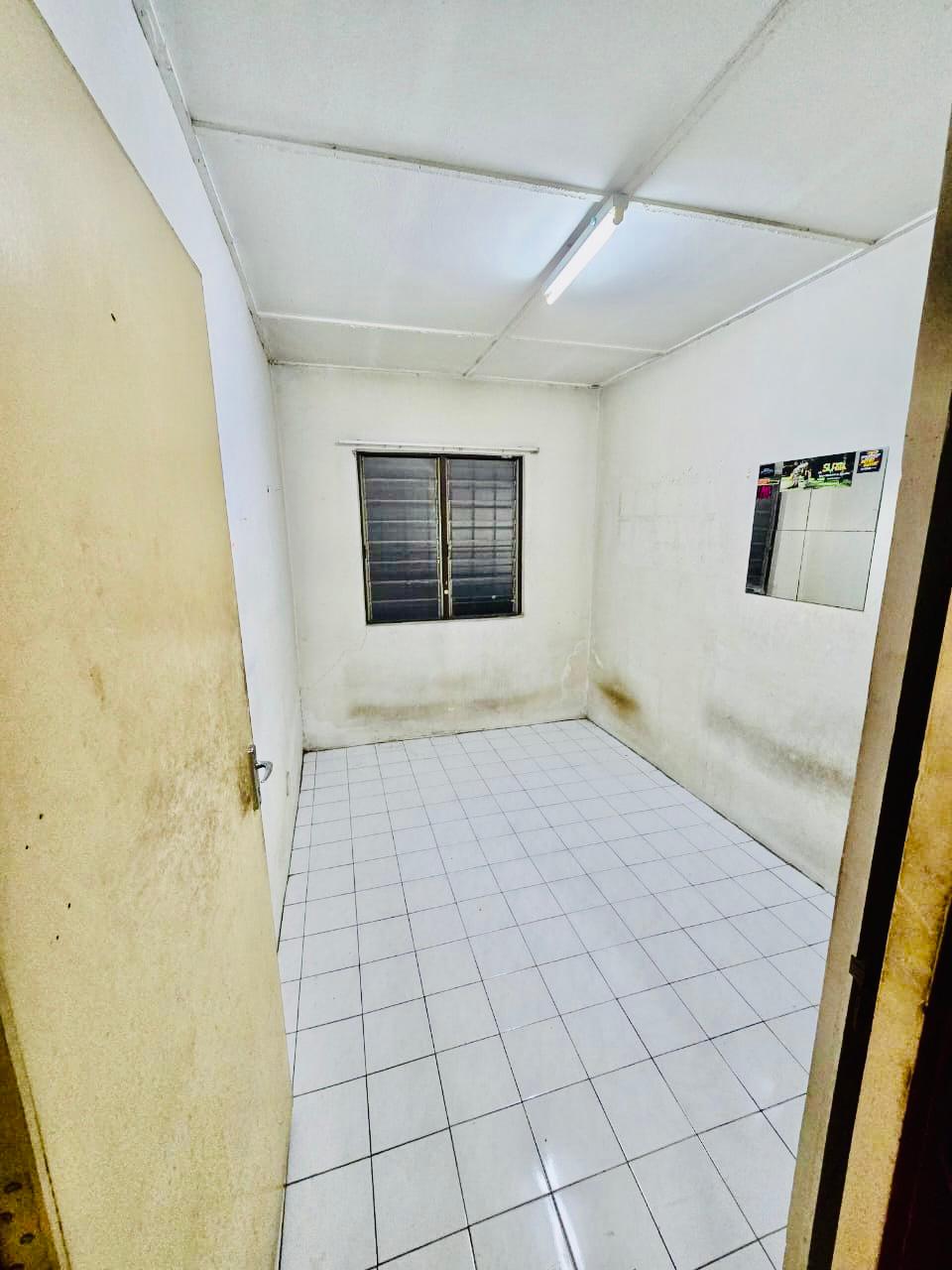 Top Floor Flat Gugusan Seroja Kota Damansara - photo 6