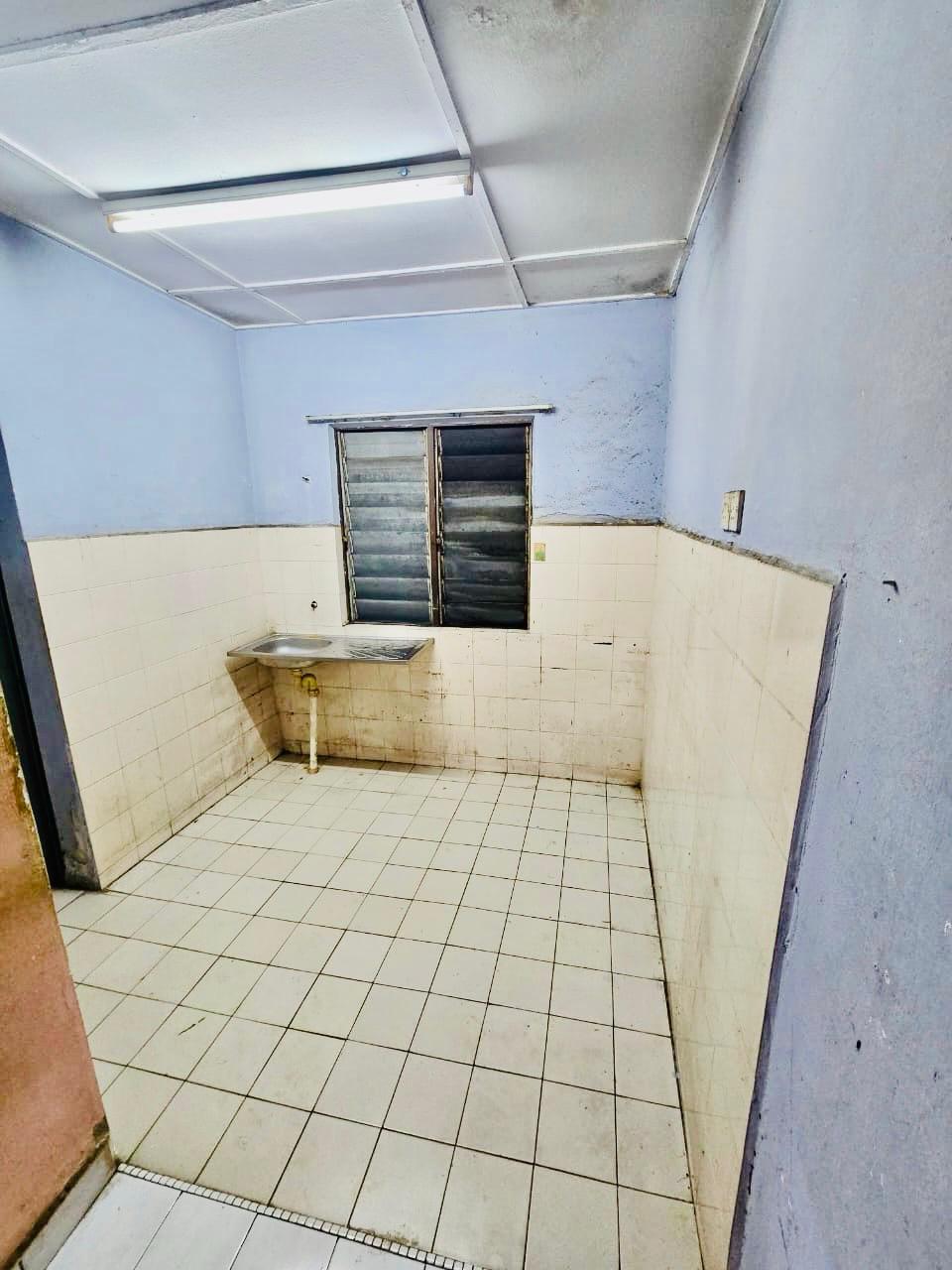 Top Floor Flat Gugusan Seroja Kota Damansara - photo 8