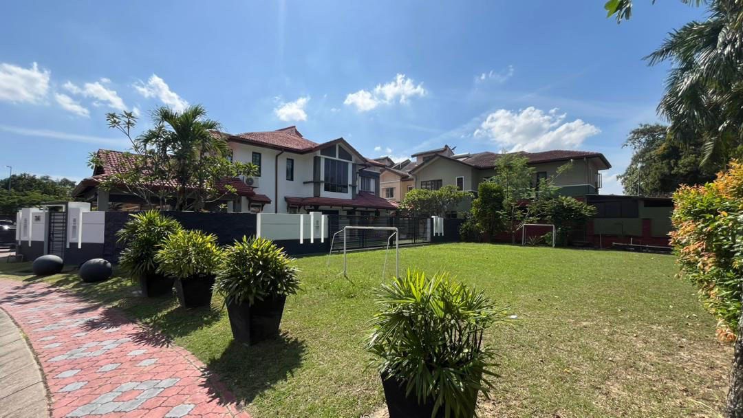 Corner Lot Spacious Land 2 Storey Bukit Jelutong - photo 2