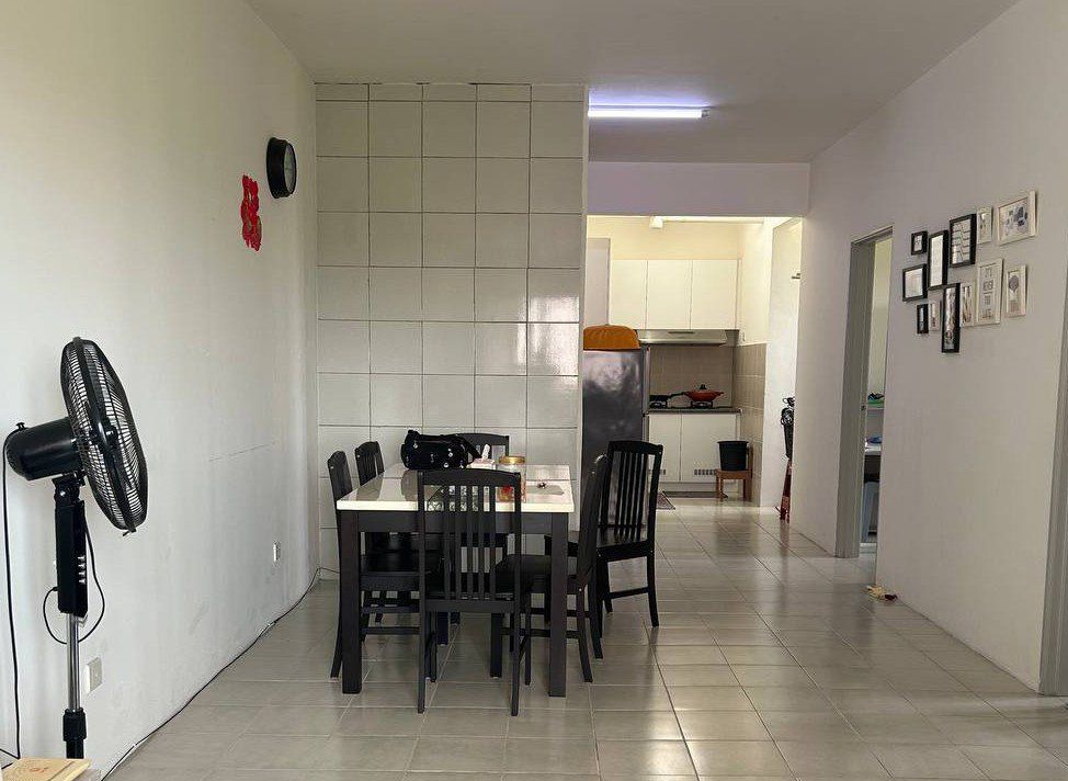 Partly Furnished Pangsapuri Desamas, Tower 2 Tmn D - photo 5