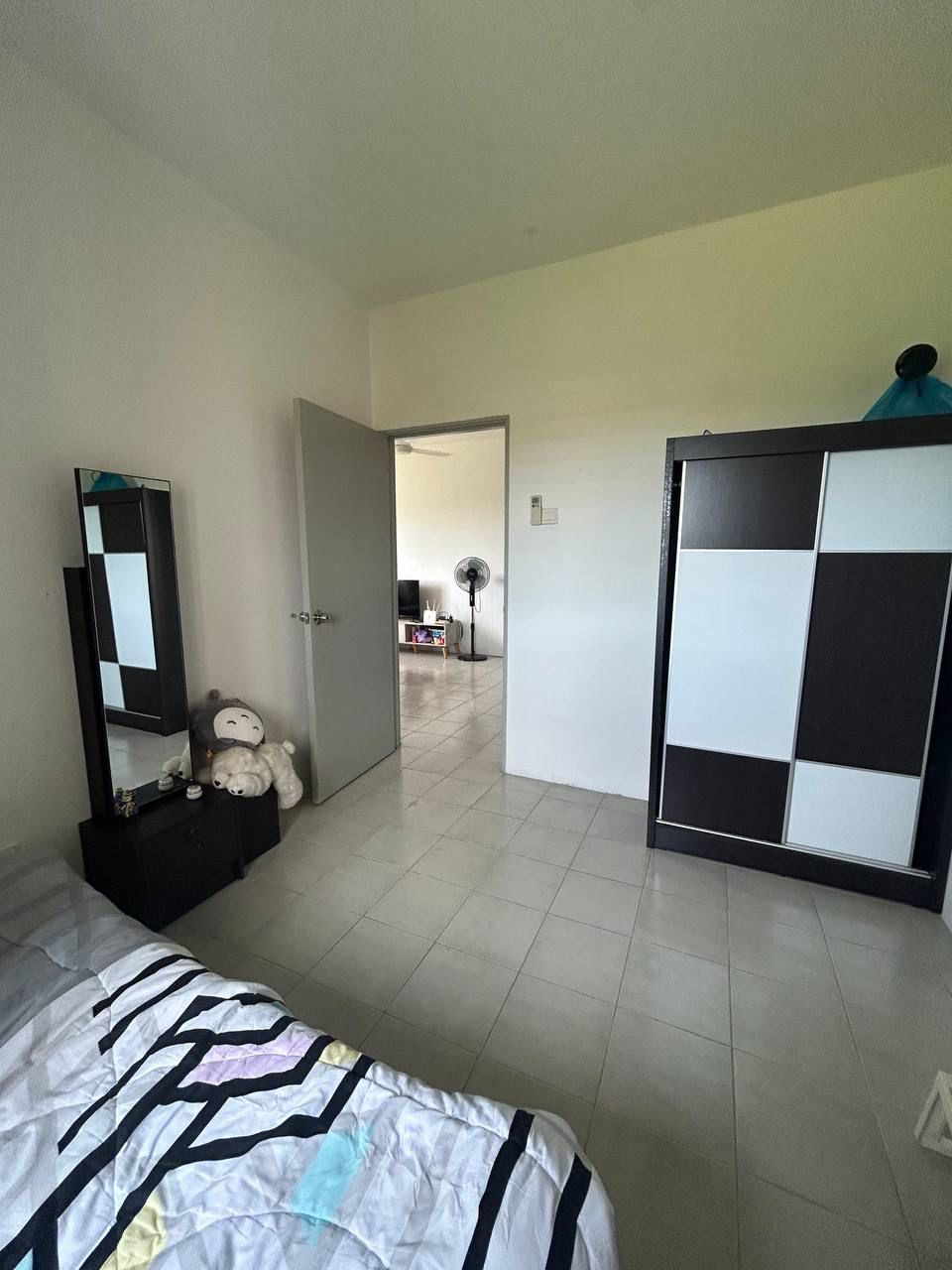 Partly Furnished Pangsapuri Desamas, Tower 2 Tmn D - photo 8