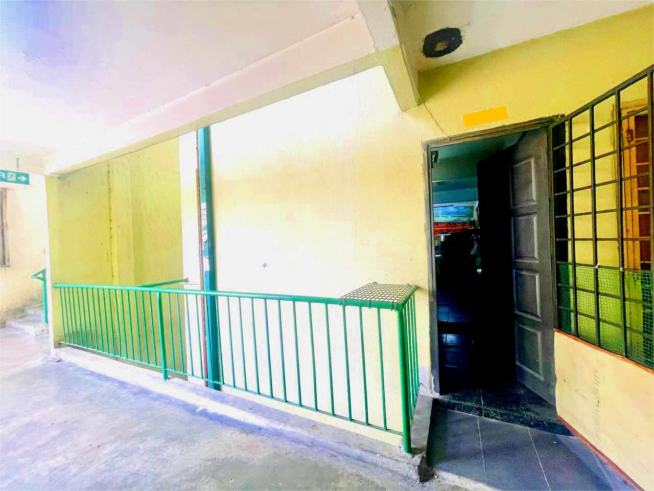 Level 2 EndUnit Furnished Flat Tmn Kinrara Puchong - photo 2