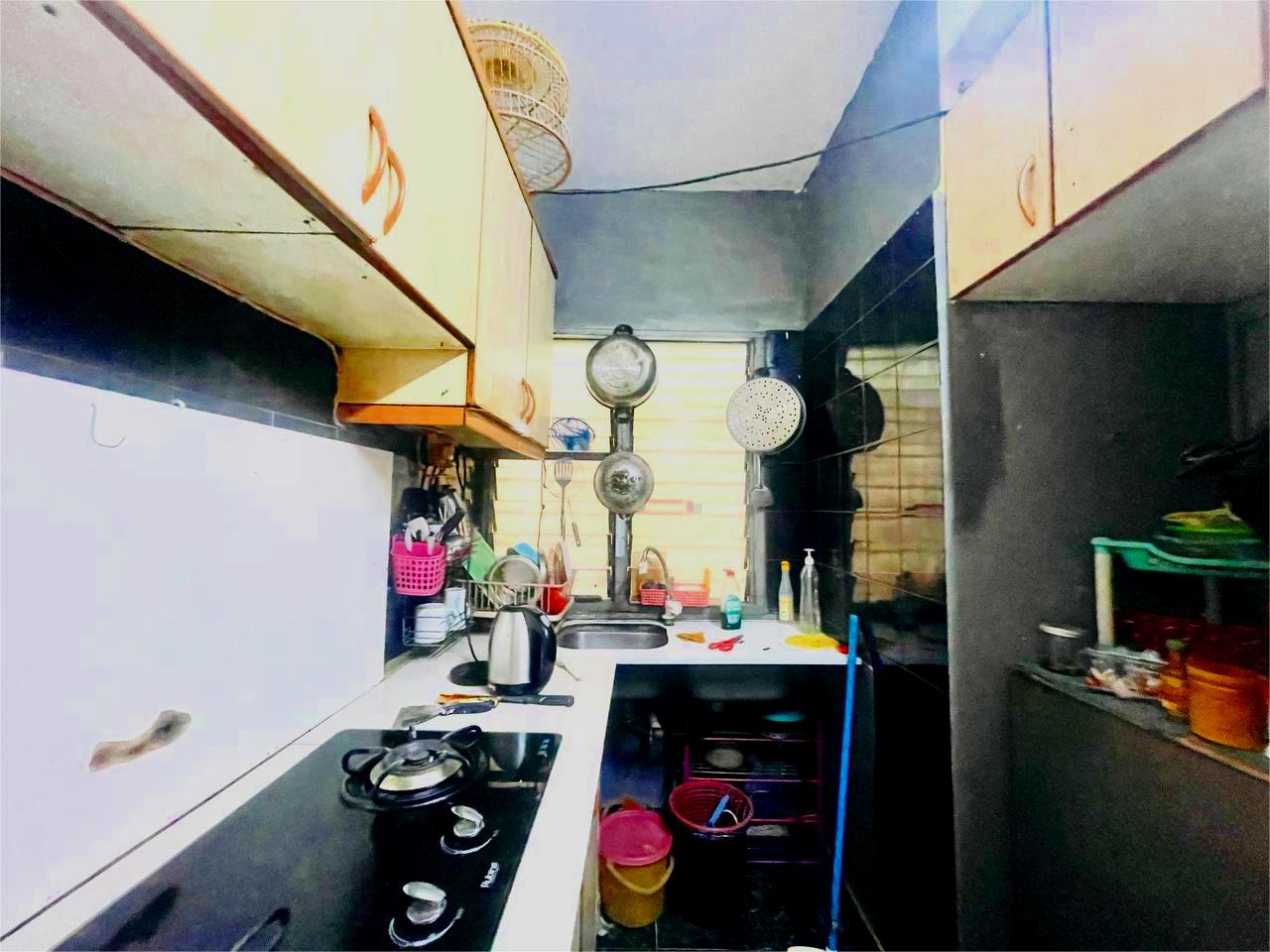 Level 2 EndUnit Furnished Flat Tmn Kinrara Puchong - photo 9