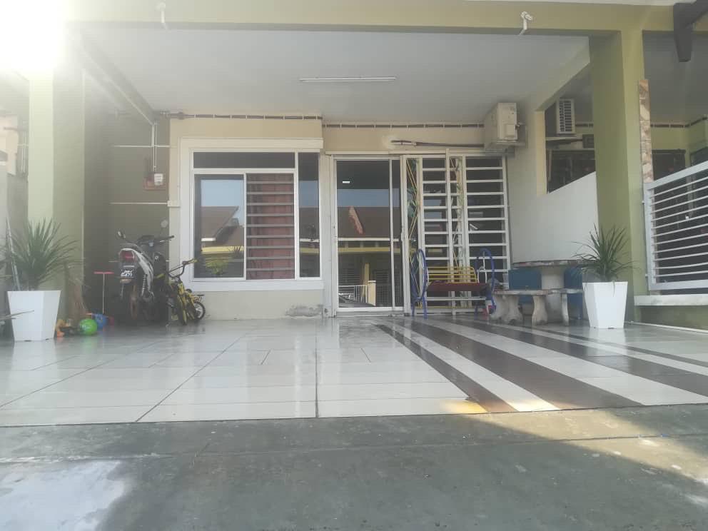 Single Storey Nusari Aman 1B FREEHOLD RENOVATED - photo 2