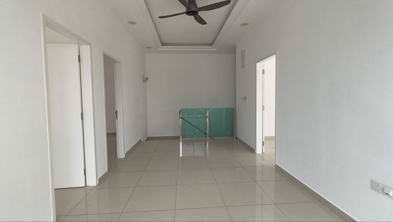 Corner Lot Double Storey Ara Sendayan for sale - photo 2