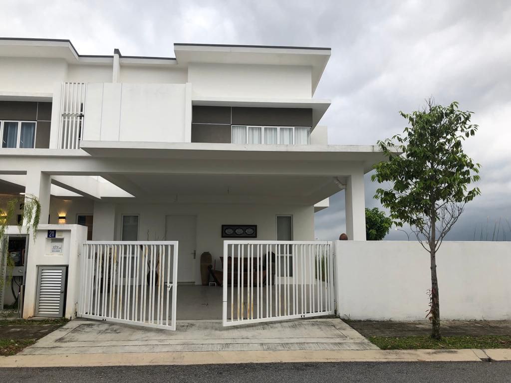Corner Lot Double St ...
