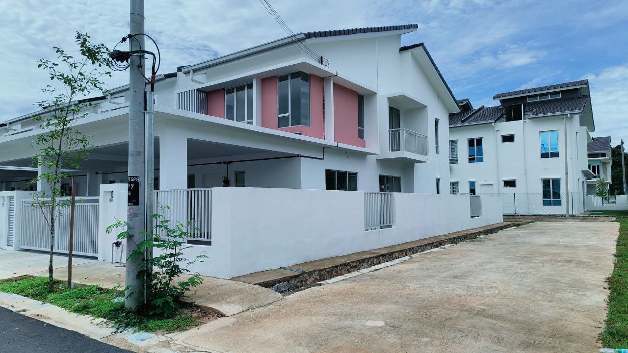 Corner Lot Double Storey Tiara Sendayan for sale - photo 2
