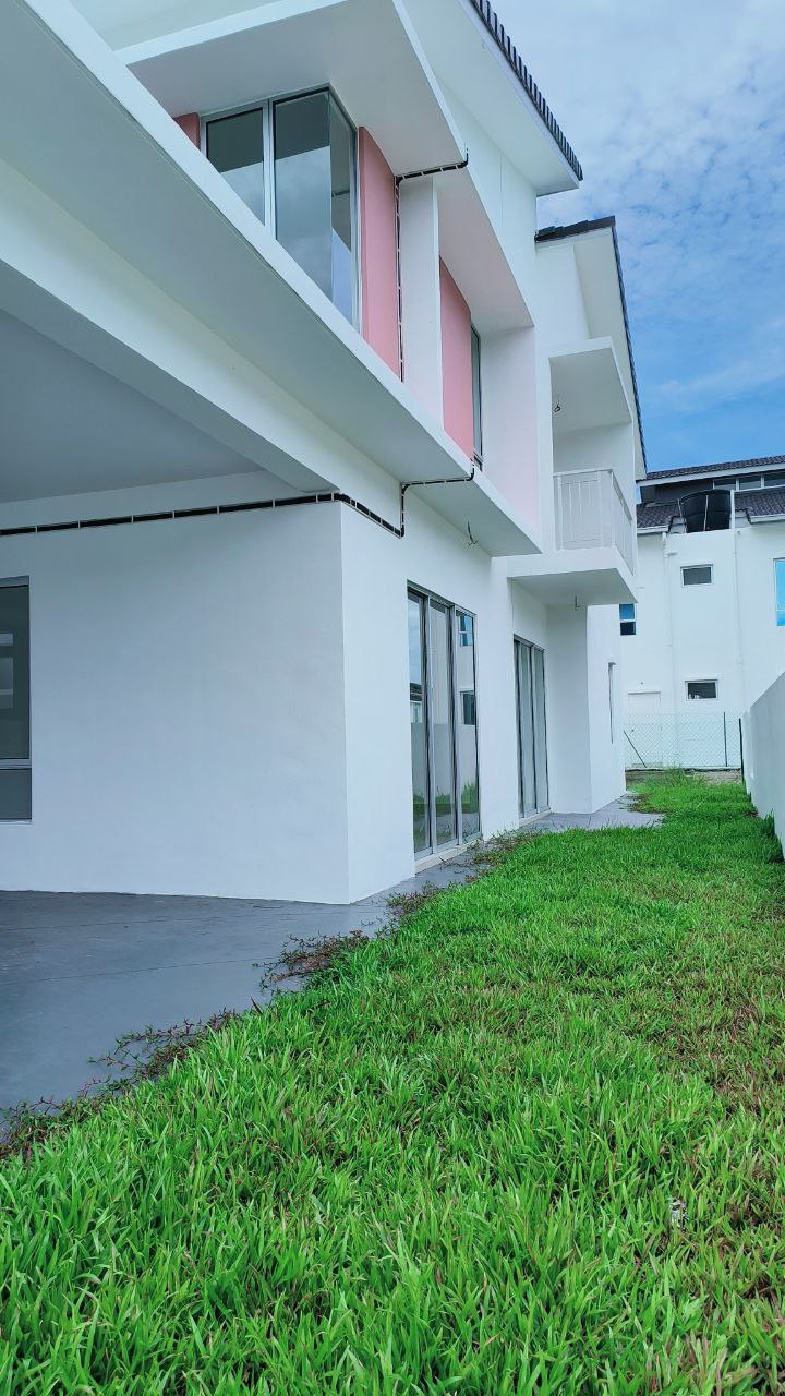 Corner Lot Double Storey Tiara Sendayan for sale - photo 3