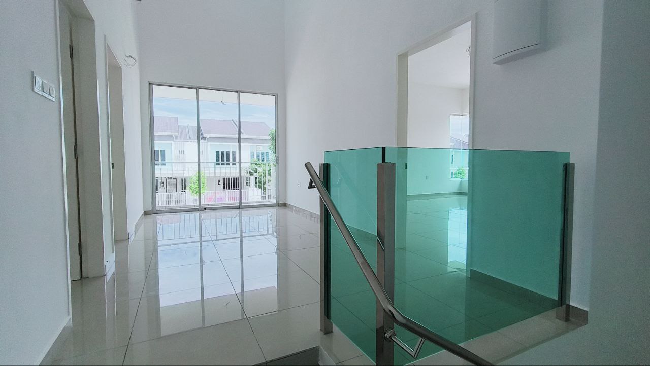 Corner Lot Double Storey Tiara Sendayan for sale - photo 13