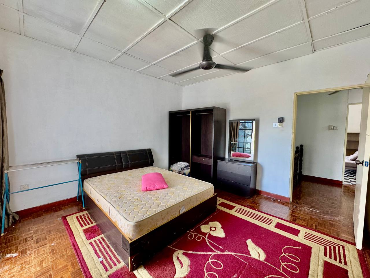 Double Storey Terrace Jalan Tepak Seksyen 11 - photo 4