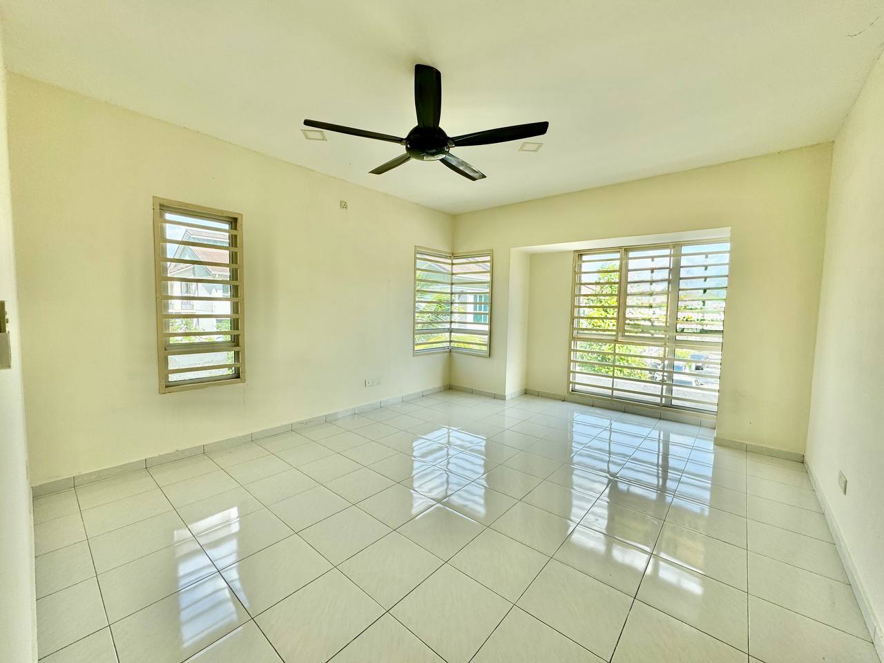 CORNER LOT Double Storey Laman Orkid Nilai Impian - photo 4