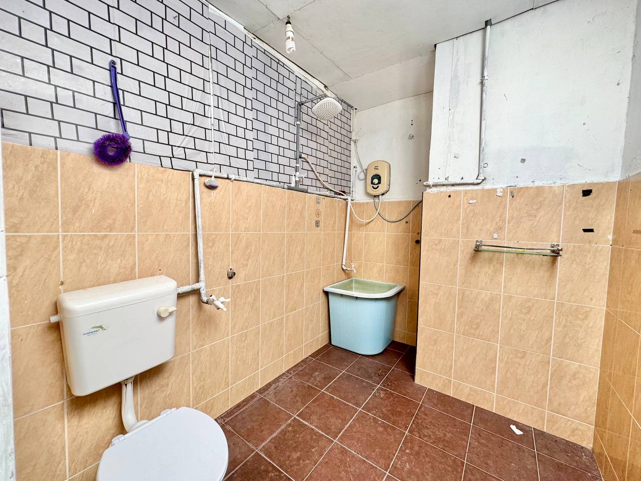 Single Storey Terrace, Taman Jugra Jaya Banting - photo 3