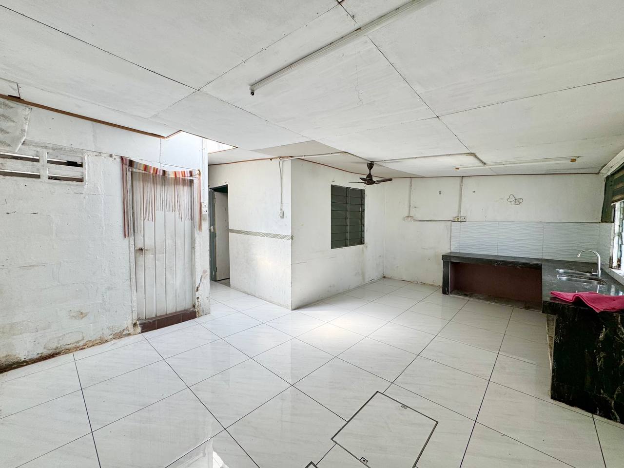Single Storey Terrace, Taman Jugra Jaya Banting - photo 6